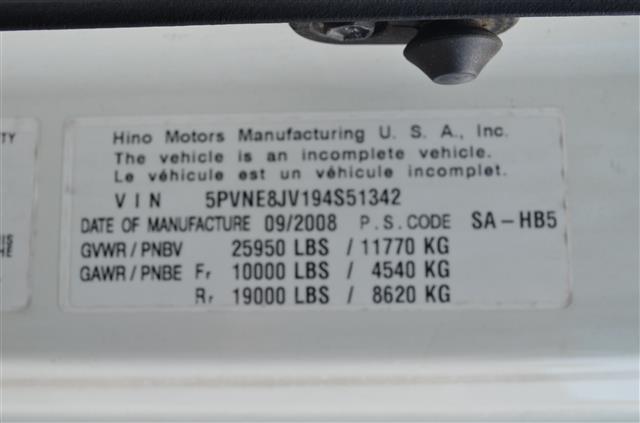 Hino 268 Delivery Truck with Lift Gate, Machine ID: 5946